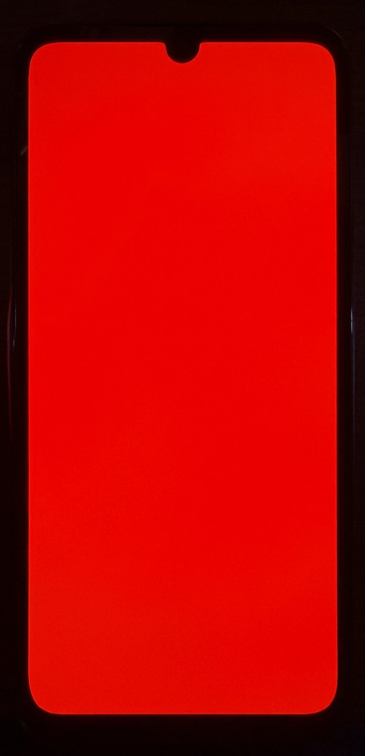 Samsung Galaxy A15, OLED: imagine de test roșu