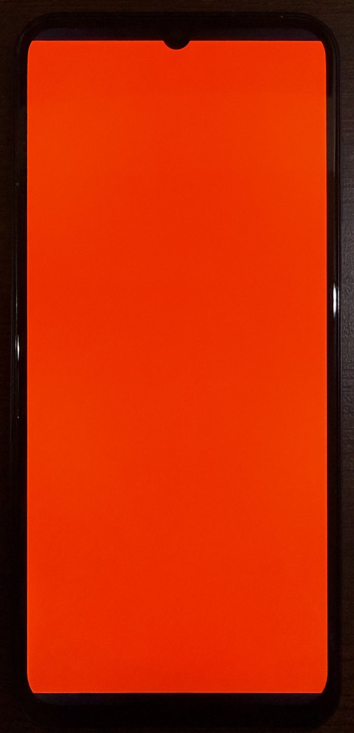 Samsung Galaxy A15, LCD: imagine de test roșu